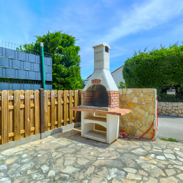 Apartment house Miljkovica, Apartments Miljkovica & Viric, Vir island, Croatia Vir